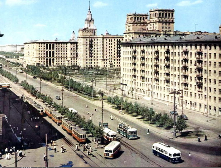 Ломоносовский, 18 в кино и фотографиях